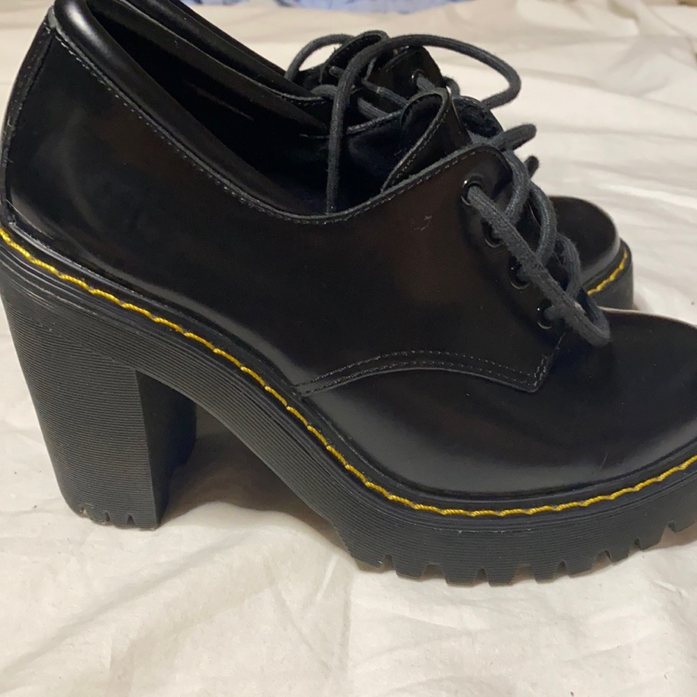 Dr Martin laced leather heals